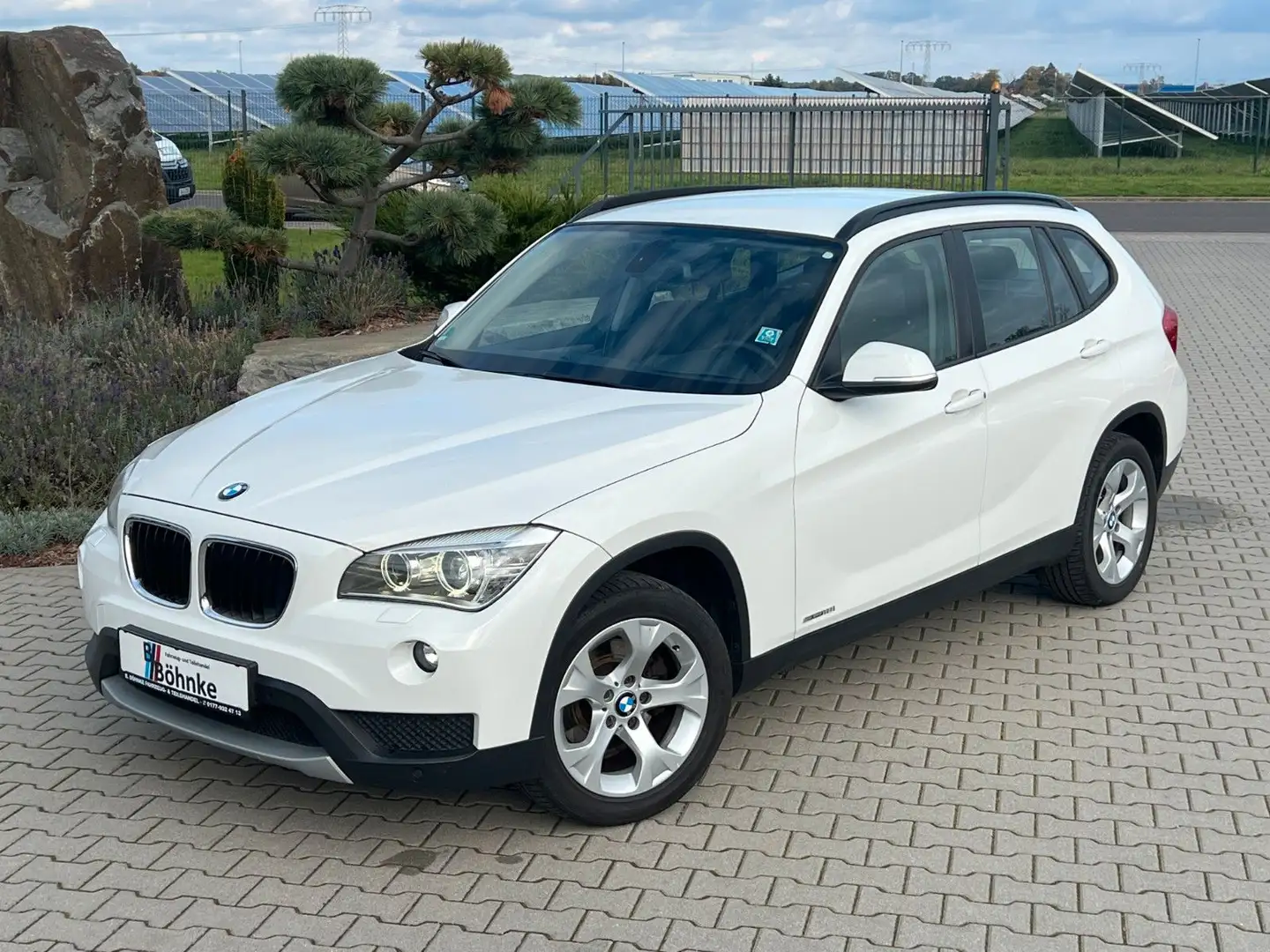 BMW X1 sDrive 18i XENON SITZHZG LENKRADHZG Weiß - 1