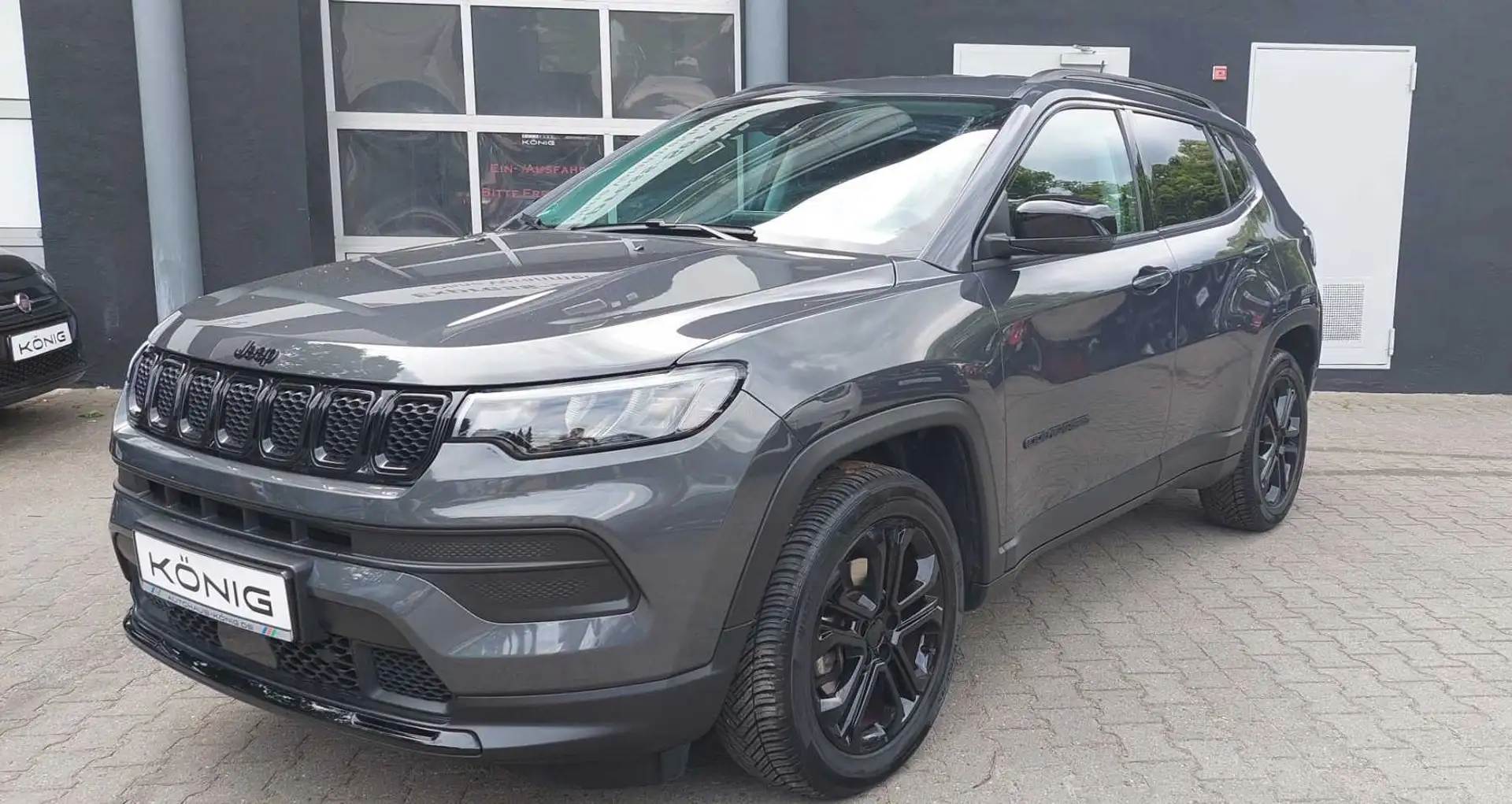 Jeep Compass e-Hybrid MY23 Night Eagle 1.5l T Grau - 1
