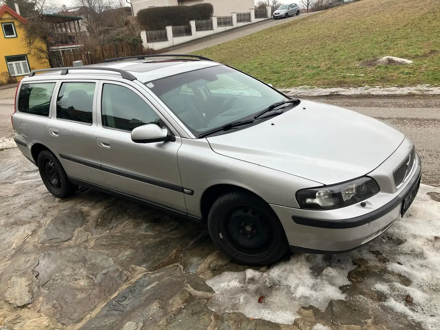 Volvo V70 V70 D5 AWD Aut. Grau - 2