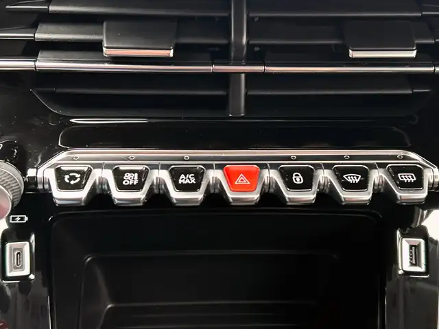 Peugeot 208 view 30