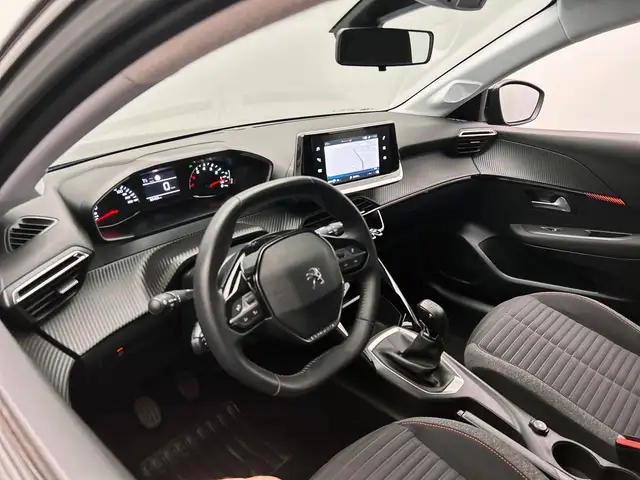 Peugeot 208 view 17