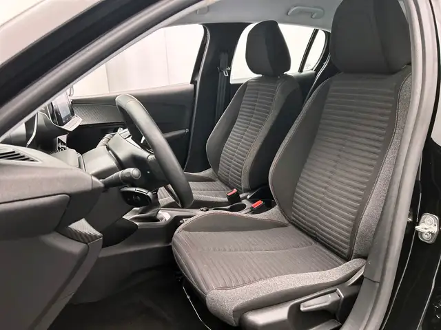 Peugeot 208 view 6