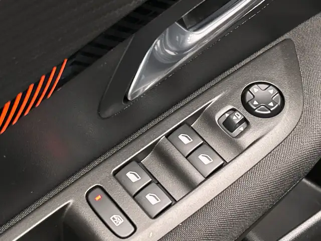 Peugeot 208 view 28