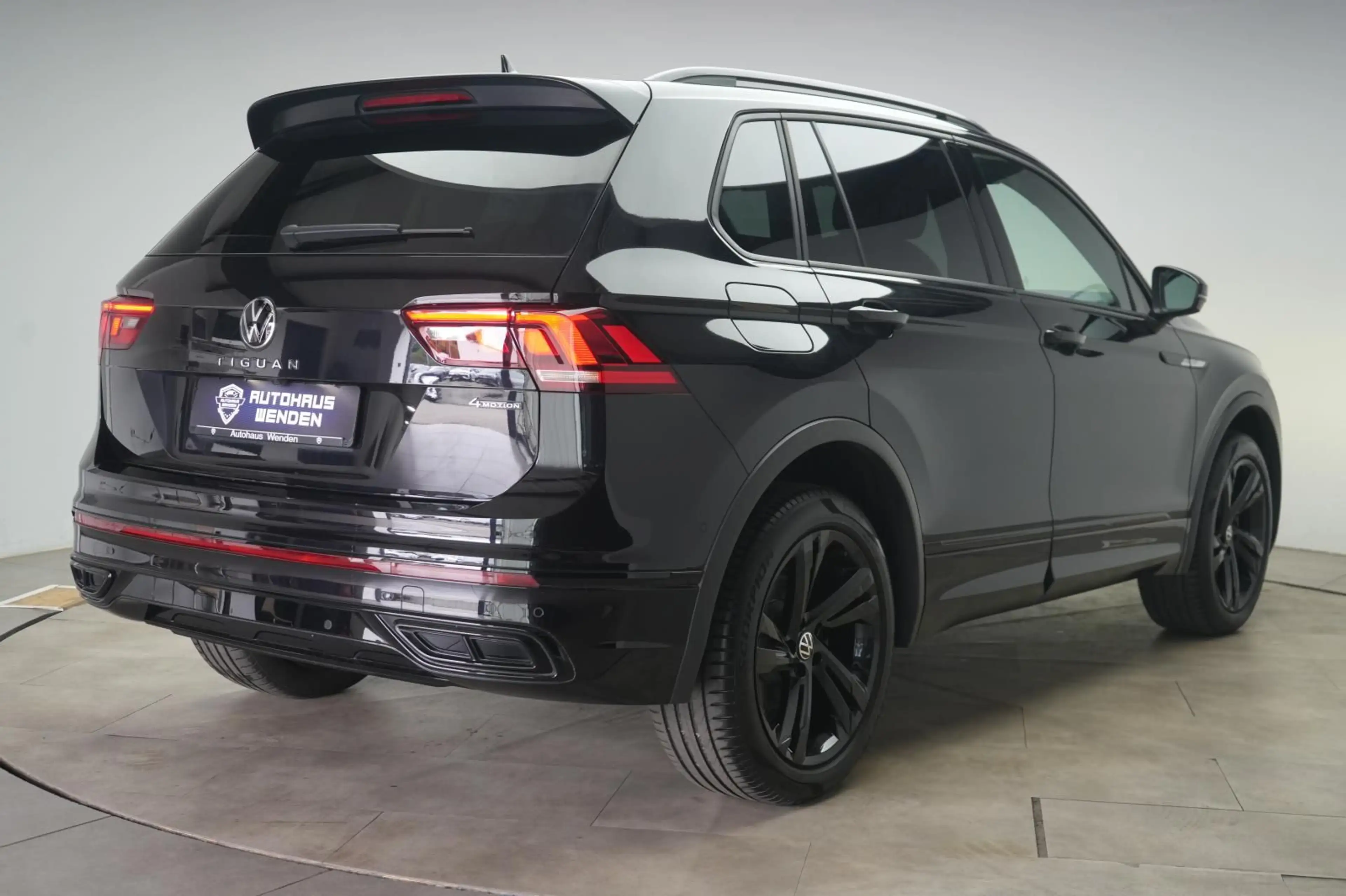 Volkswagen Tiguan 2.0 TDI 4Motion R-Line AHK/ACC/Kamera — photo 8