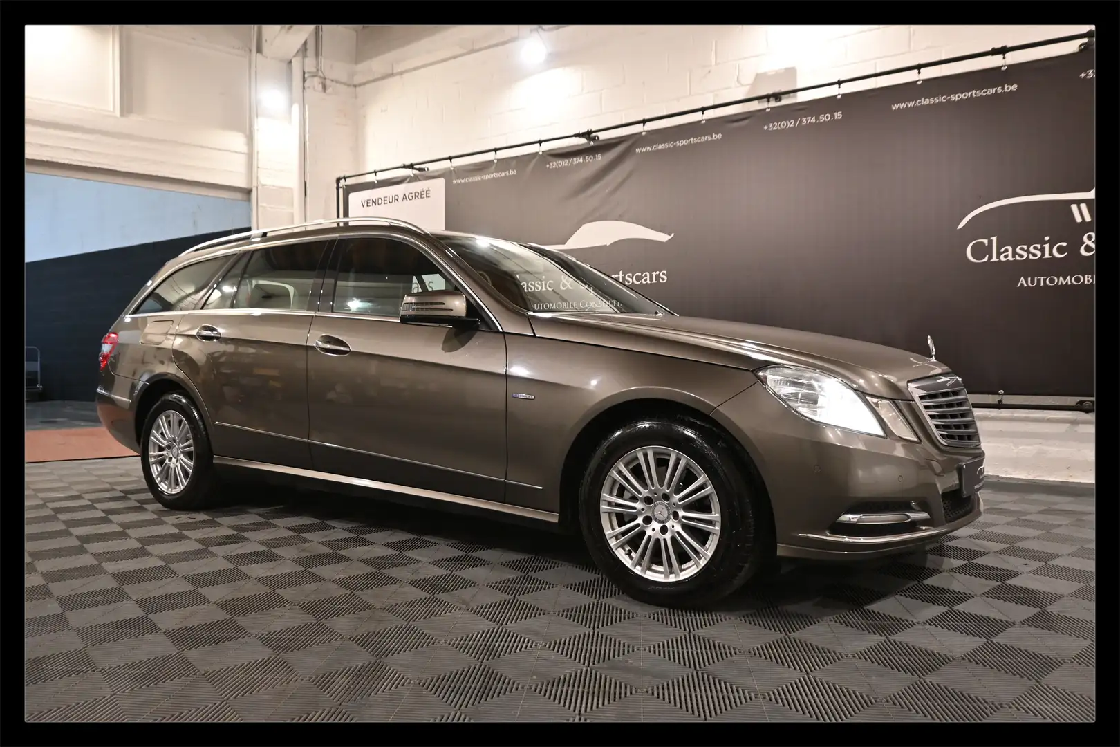 Mercedes-Benz E 220 E 220 CDI BREAK / 7 PLACES / 7 PLAATS / 7 SITZE ! Grau - 1