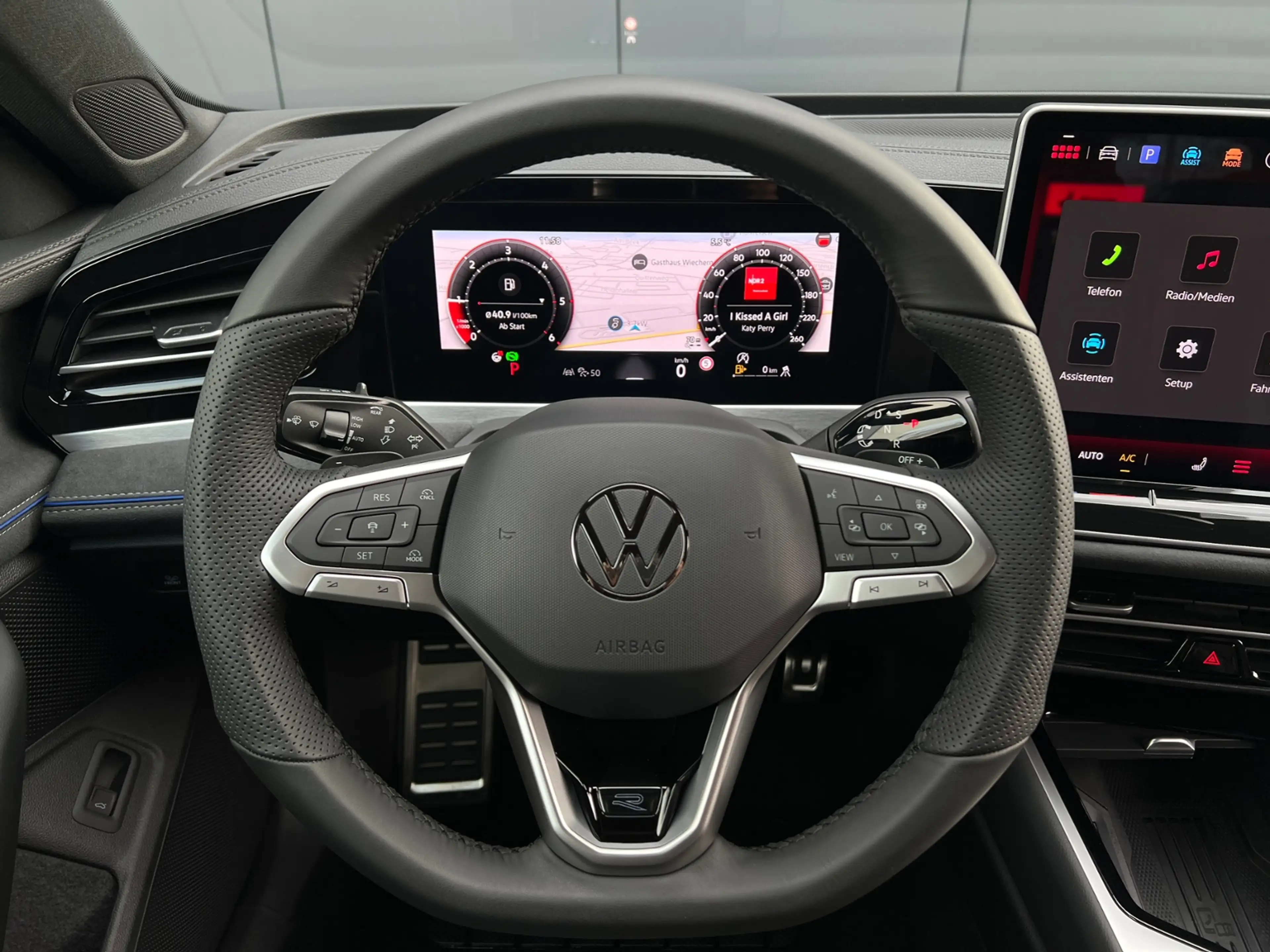 Volkswagen Passat Variant R-Line 2.0 TDI DSG 4MOTION *AHK, Black Style, 19" — photo 11