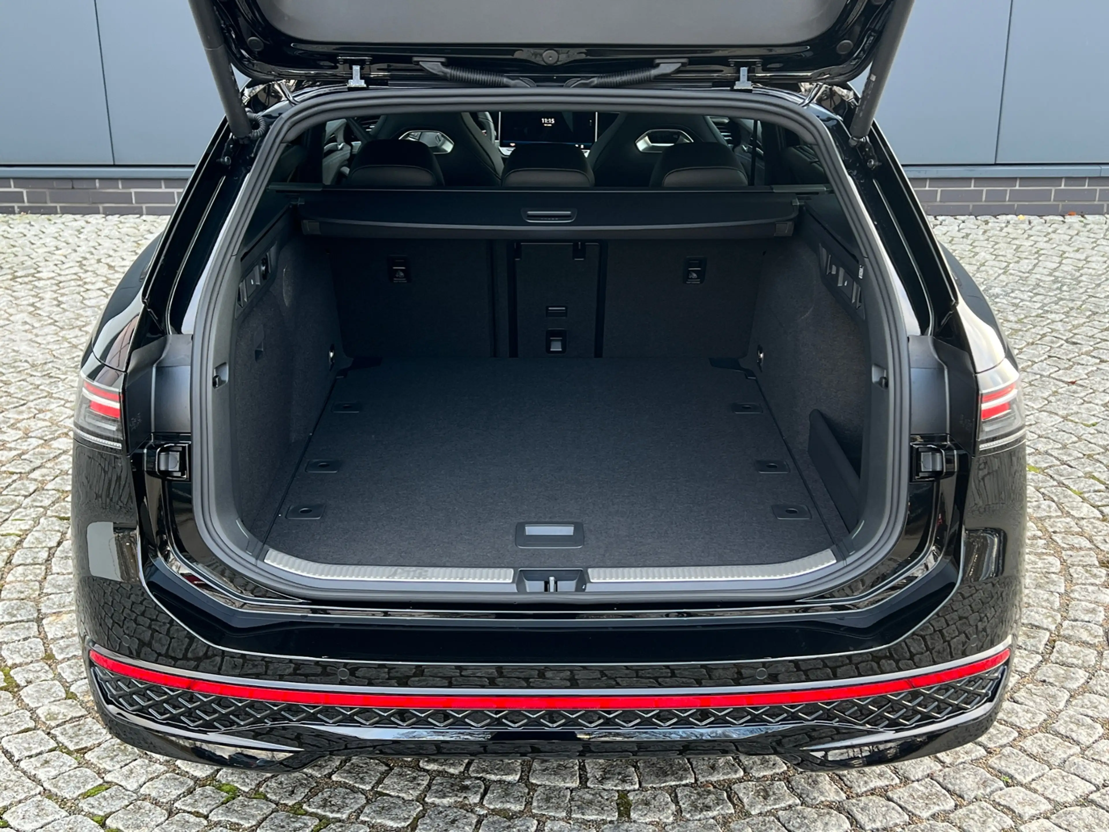 Volkswagen Passat Variant R-Line 2.0 TDI DSG 4MOTION *AHK, Black Style, 19" — photo 5