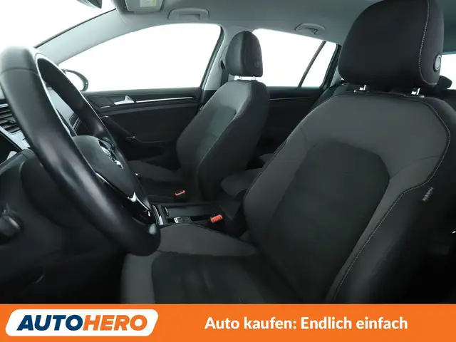 Volkswagen Golf view 10