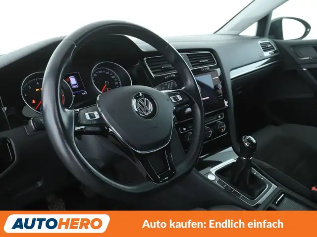 Volkswagen Golf view 11