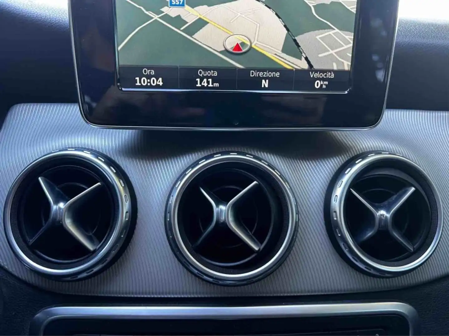 Mercedes-Benz GLA 200 d Automatic Sport Bianco - 2