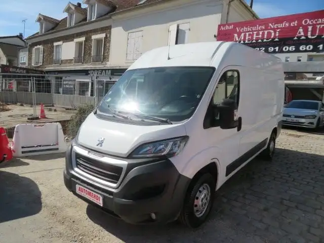 Peugeot Boxer 330 L2H2 2.0 BLUEHDI 110 PREMIUM