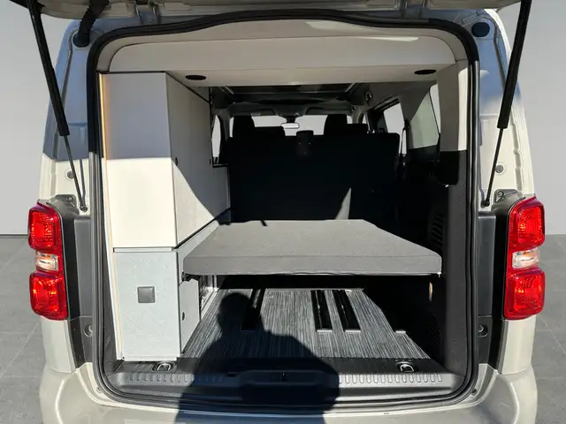 Toyota Proace Flex 2,0D144 AT Family Medium inkl. Anhängerkuppl Ansicht 19