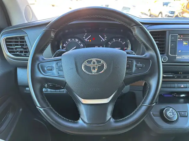 Toyota Proace Flex 2,0D144 AT Family Medium inkl. Anhängerkuppl Ansicht 11