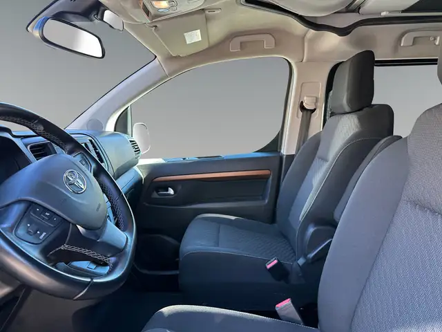 Toyota Proace Flex 2,0D144 AT Family Medium inkl. Anhängerkuppl Ansicht 9