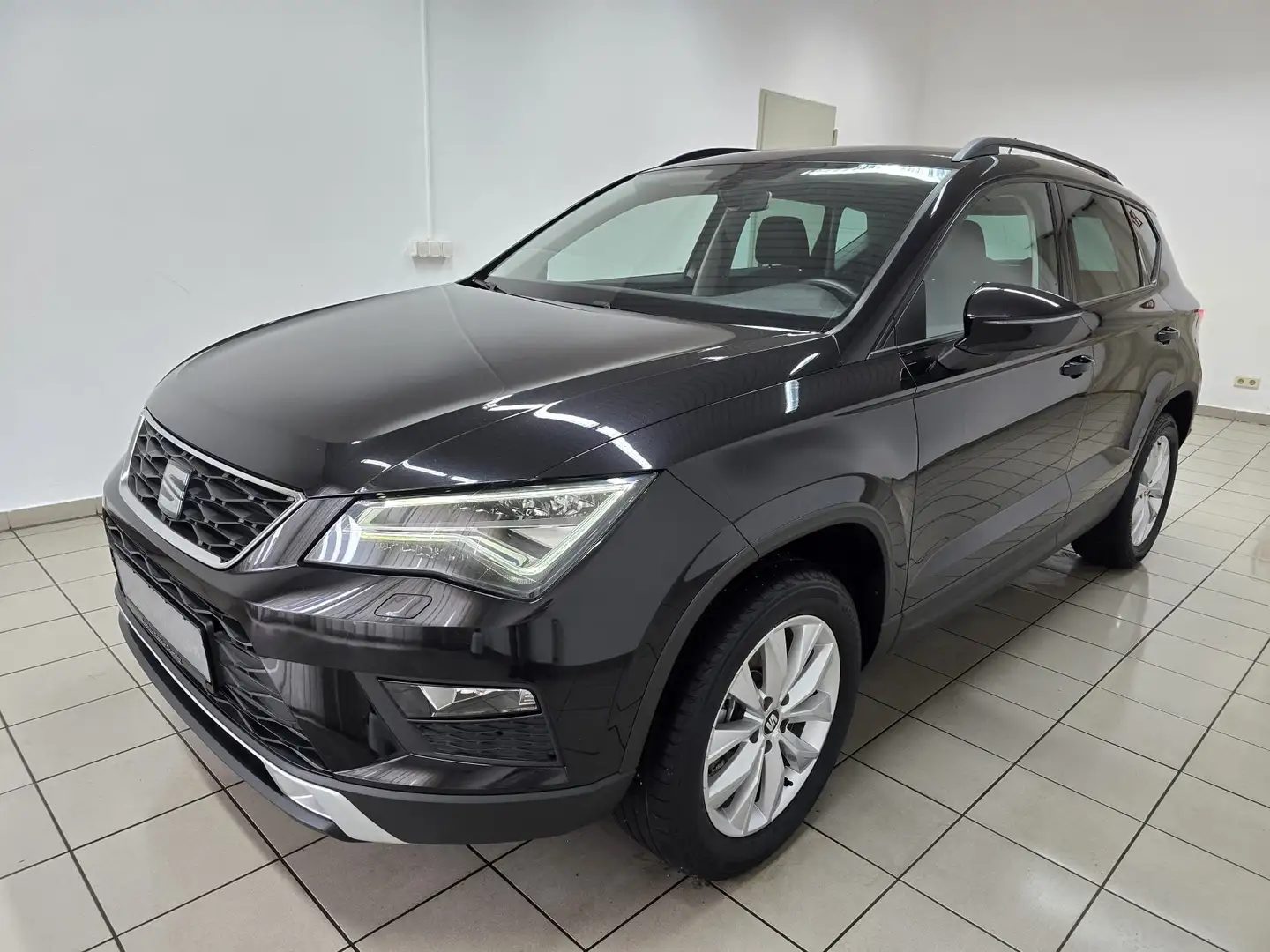 SEAT Ateca Style 2.0 TDI 4Drive LED Navi ACC GRA PDC Shz. 17" Schwarz - 1