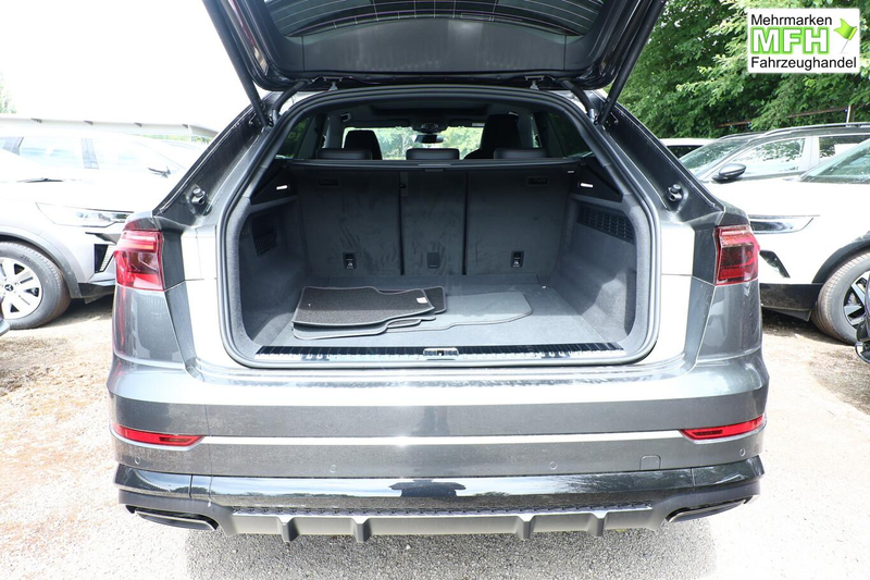 Audi Q8 S line 2xS LederAmatur 22Z Laser Pano HUD Klim4... — photo 10