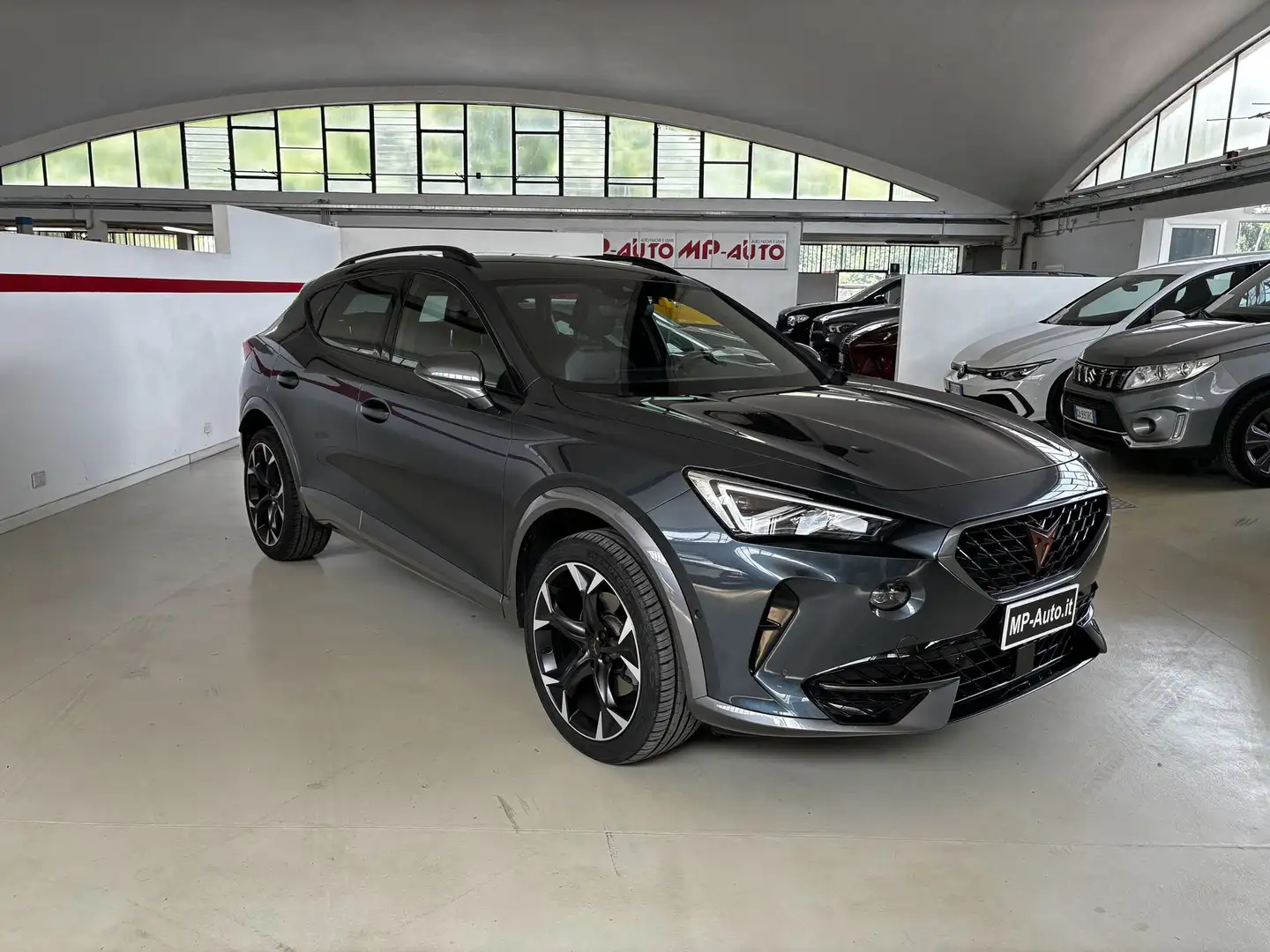 CUPRA Formentor 1.5 TSI AUTOMATICA UNICO PROPRIETARIO Grijs - 2