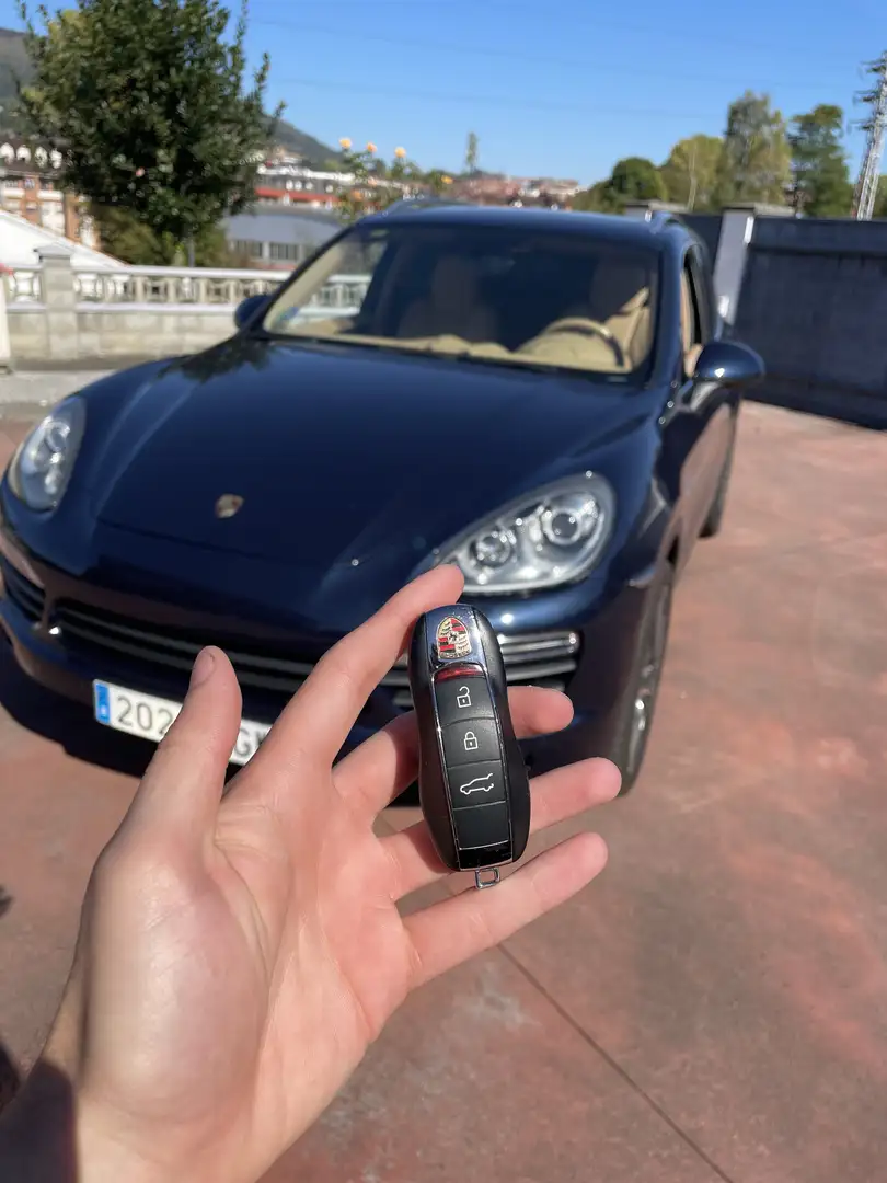 Porsche Cayenne S Hybrid - 1