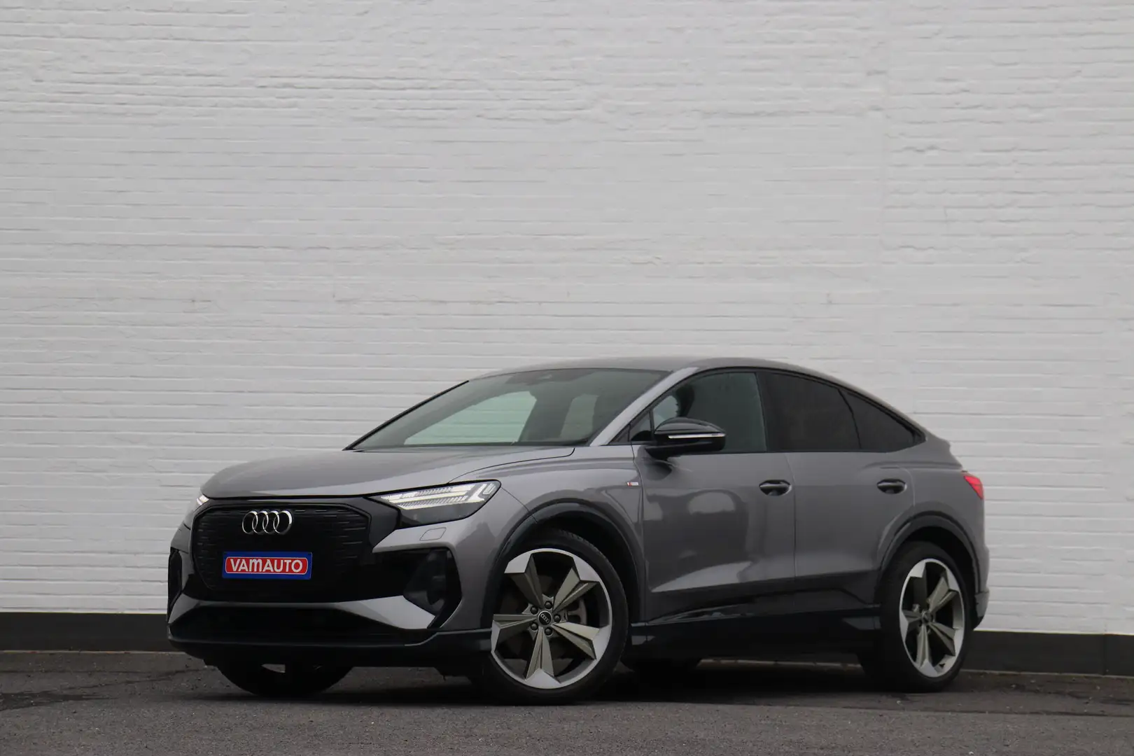 Audi Q4 e-tron 50 SB Quattro S-line - Matrix/SONOS/Keyless/HUD/21 Grijs - 1