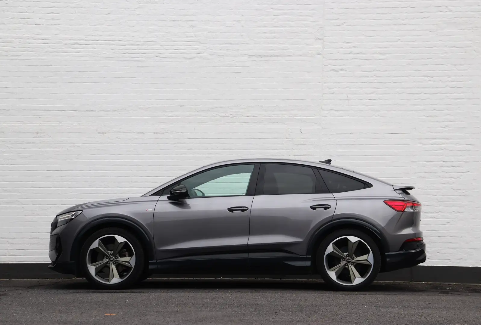 Audi Q4 e-tron 50 SB Quattro S-line - Matrix/SONOS/Keyless/HUD/21 Grijs - 2