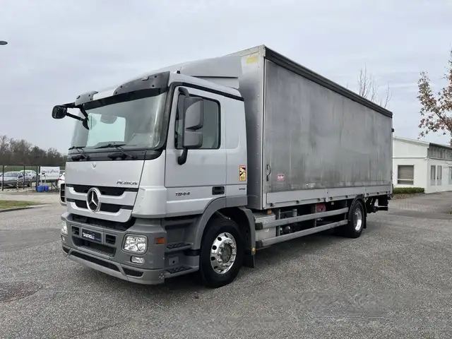 Mercedes-Benz Actros 1844 Boite Auto 435ch 1erMain PTAC 19T Hayon 2T Prix H.T. 29,000€