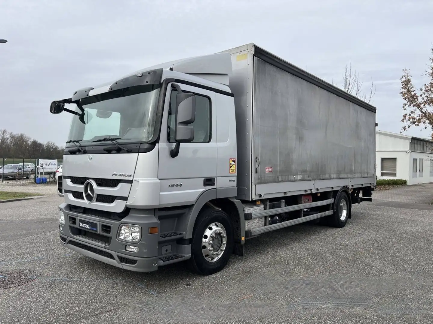 Mercedes-Benz Actros 1844 Boite Auto 435ch 1erMain PTAC 19T Hayon 2T Prix H.T. 29,000€ - 1