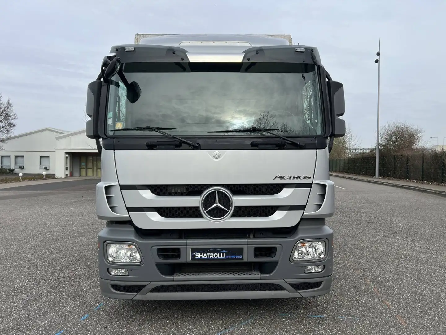 Mercedes-Benz Actros 1844 Boite Auto 435ch 1erMain PTAC 19T Hayon 2T Prix H.T. 29,000€ - 2