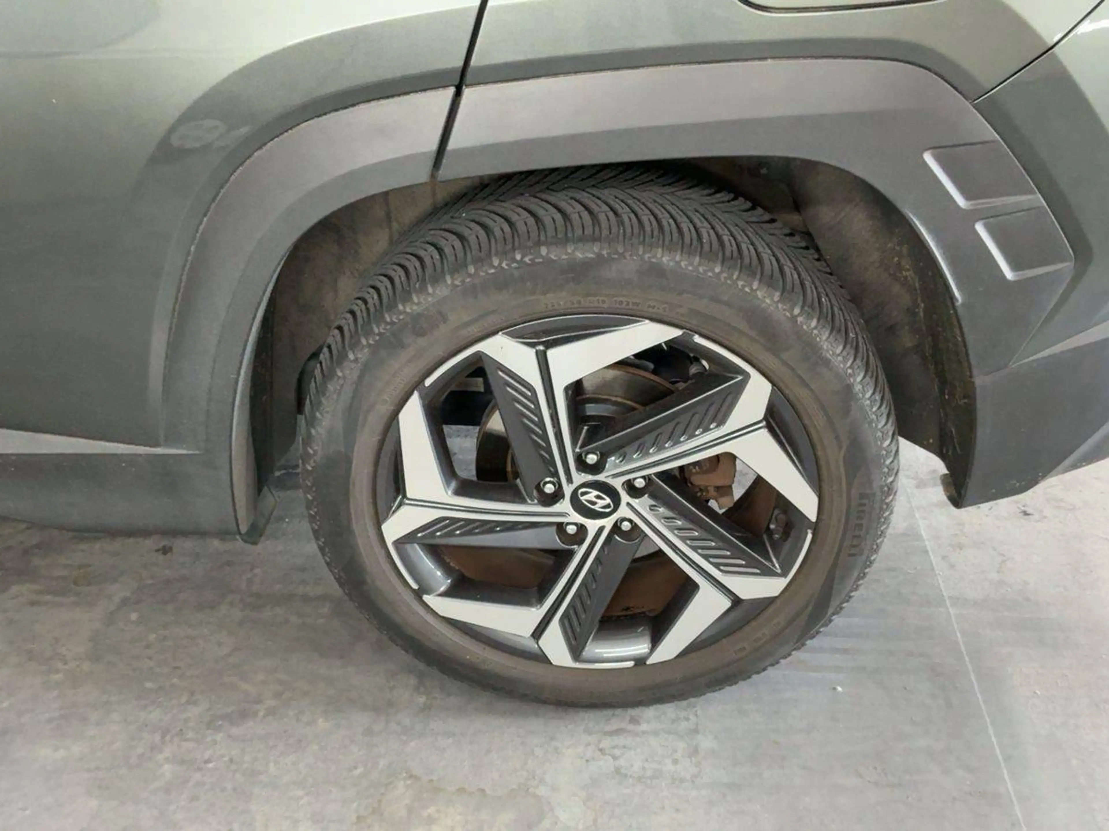 Hyundai TUCSON Basis Plug-In Hybrid 4WD — photo 15