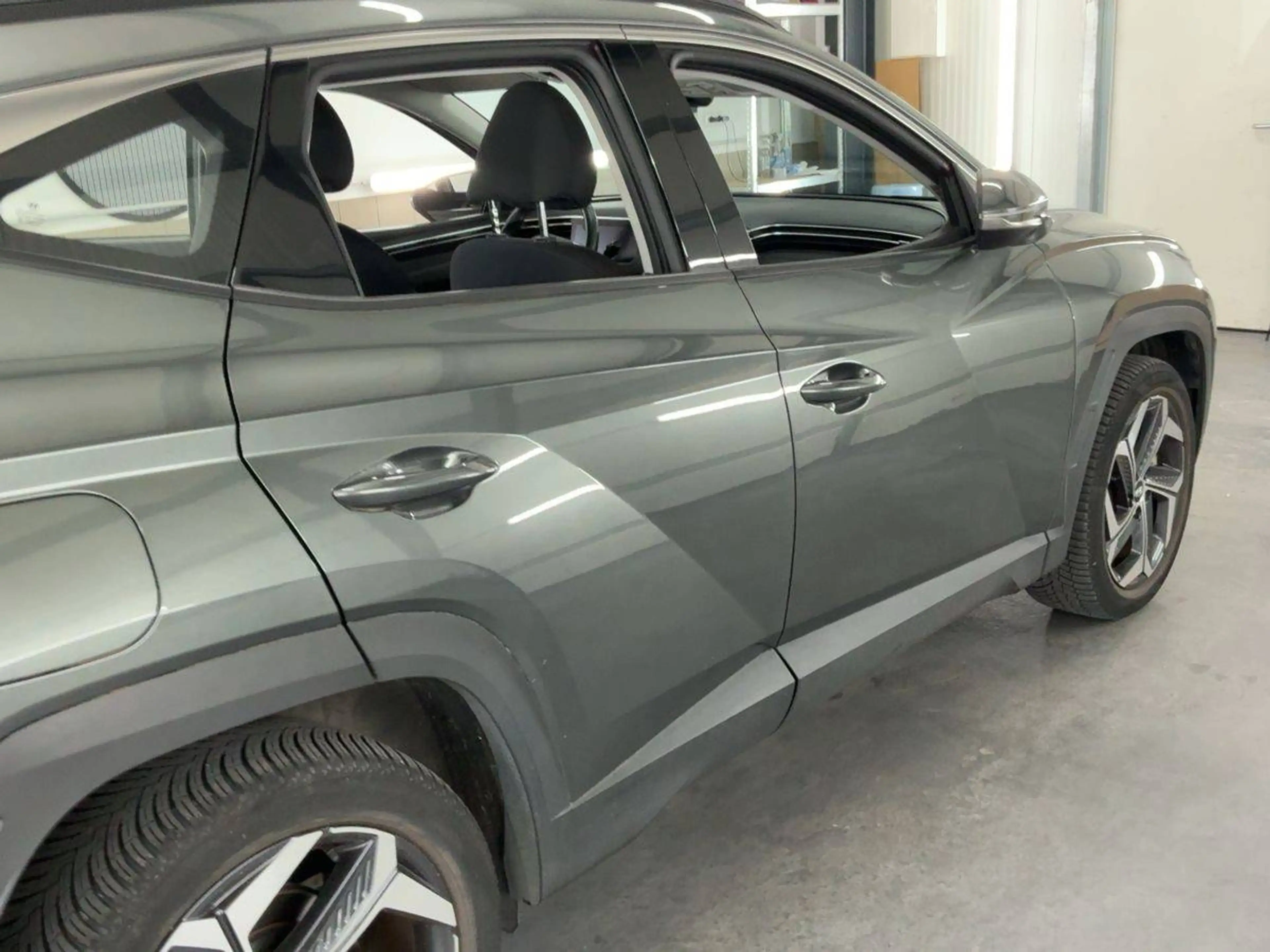 Hyundai TUCSON Basis Plug-In Hybrid 4WD — photo 3