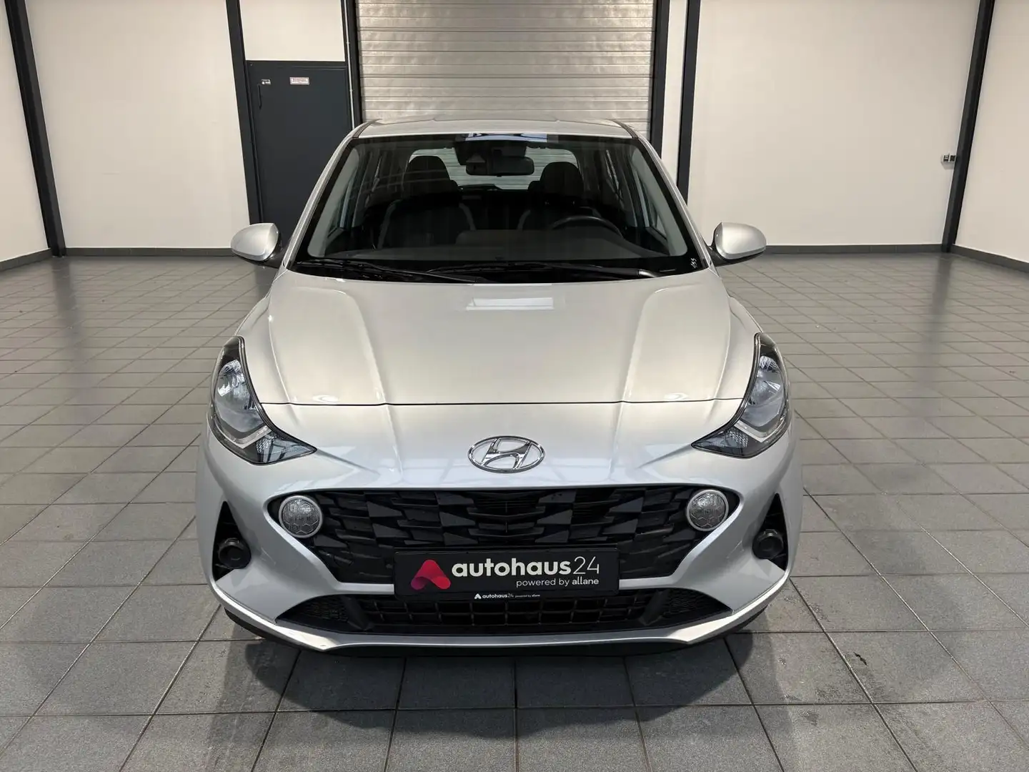 Hyundai i10 1.0 Select  DAB+|Sitzhzg|Klima Argent - 2