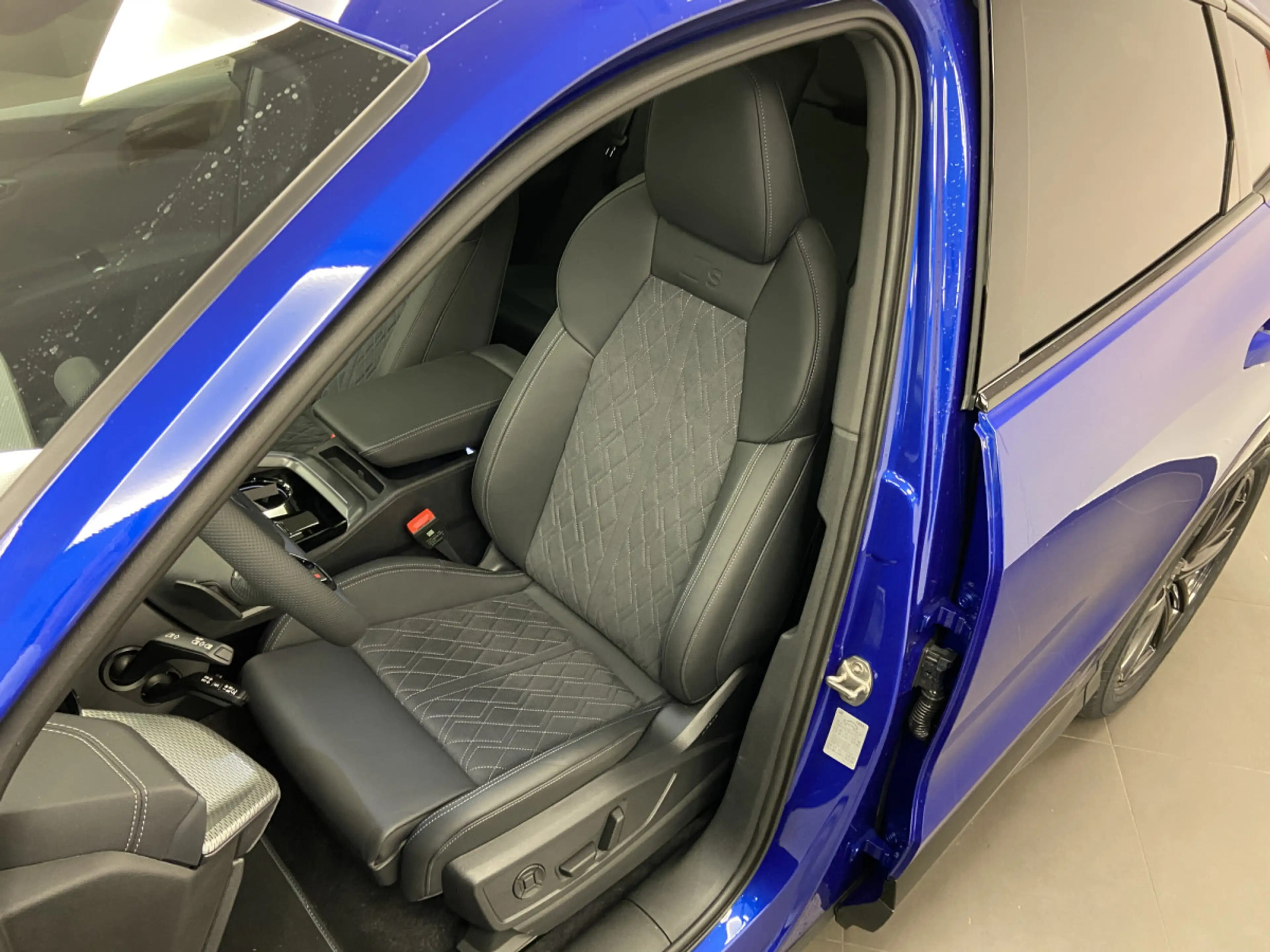 Audi Q5 Sportback e-hybrid quattro 367 CV / 270 kW S troni — photo 2