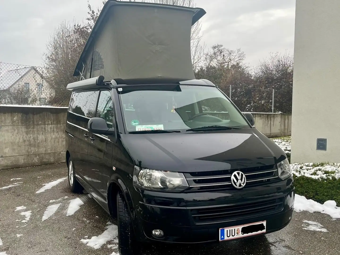 Volkswagen T5 California T5.1 California Beach Schwarz - 1
