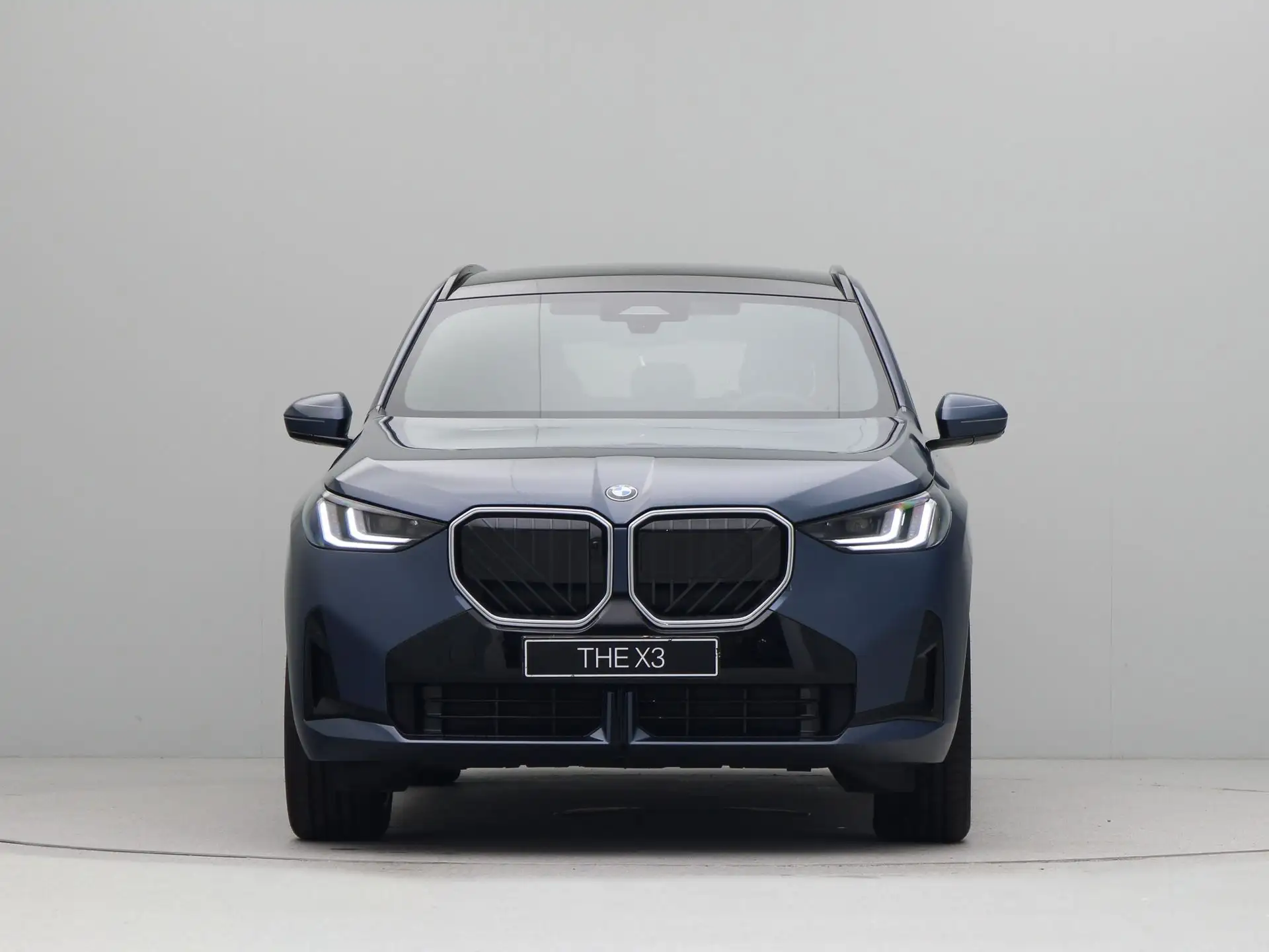 BMW X3 30e 2026 네이비 사진 2