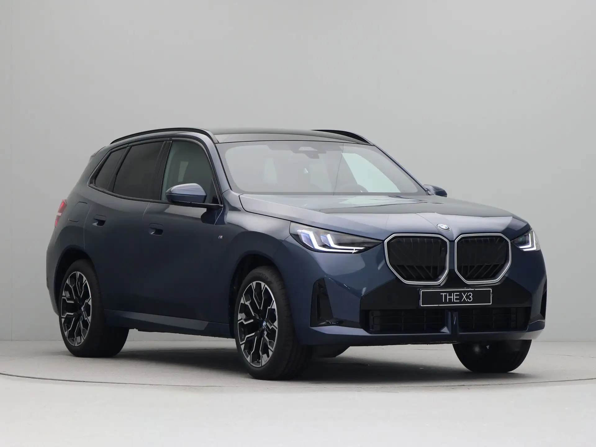 BMW X3 30e 2026 네이비 사진 3