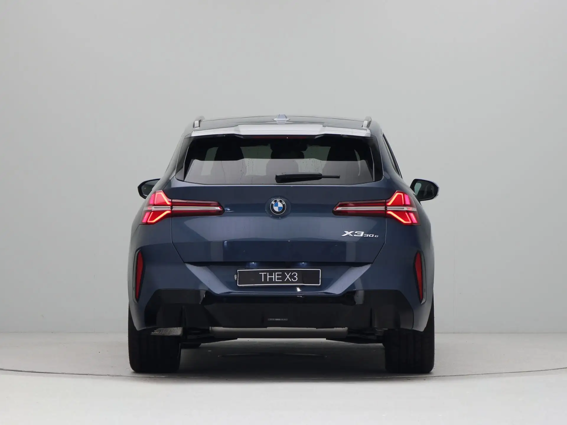 BMW X3 30e 2026 네이비 사진 6