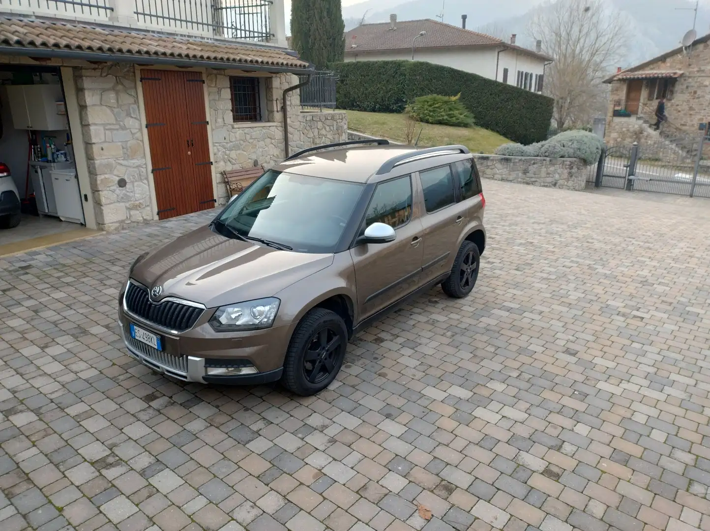 Skoda Yeti 2.0 tdi Ambition 4x4 110cv - 1