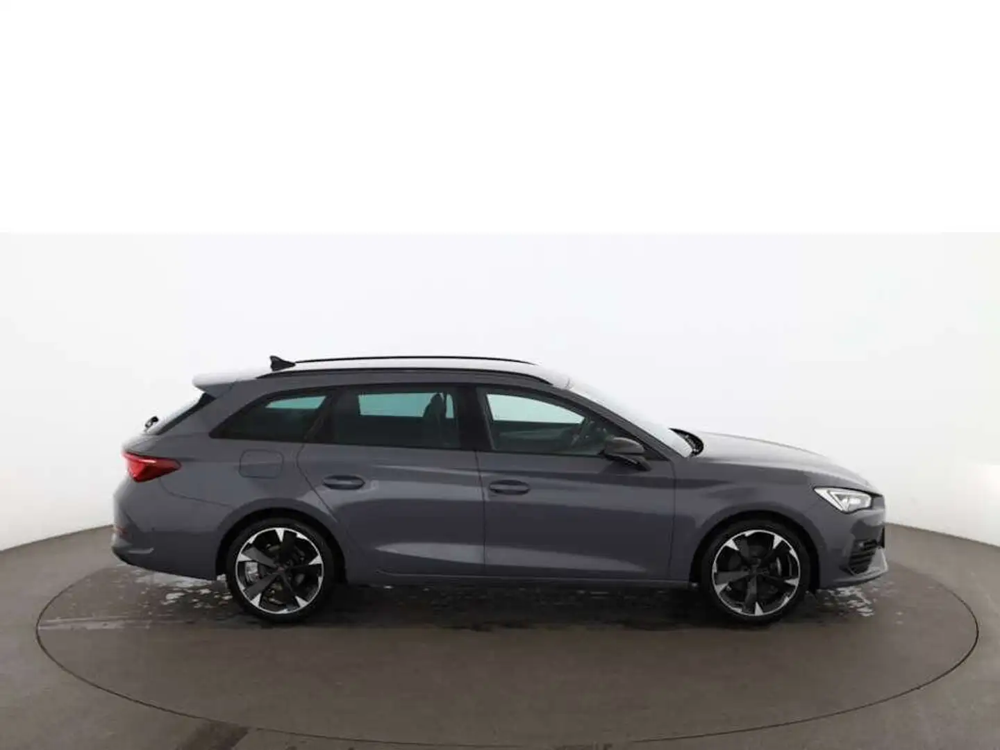 CUPRA Leon Sportstourer 1.5 eTSI Aut LED AHK RADAR NAVI Grau - 2