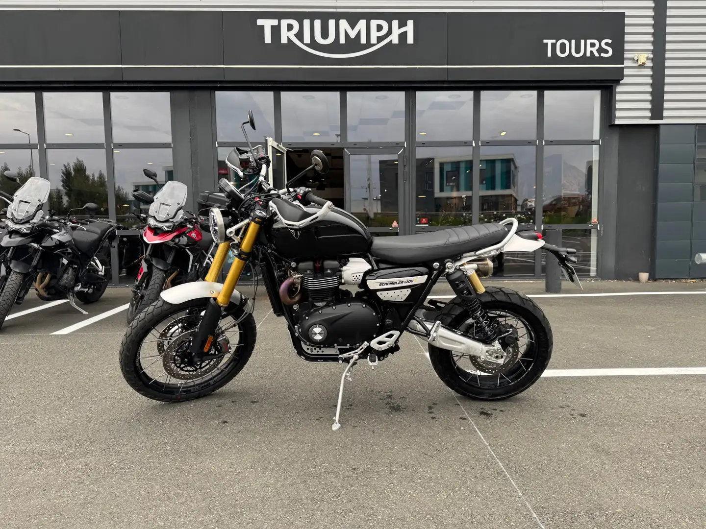 Triumph Scrambler Černá - 1