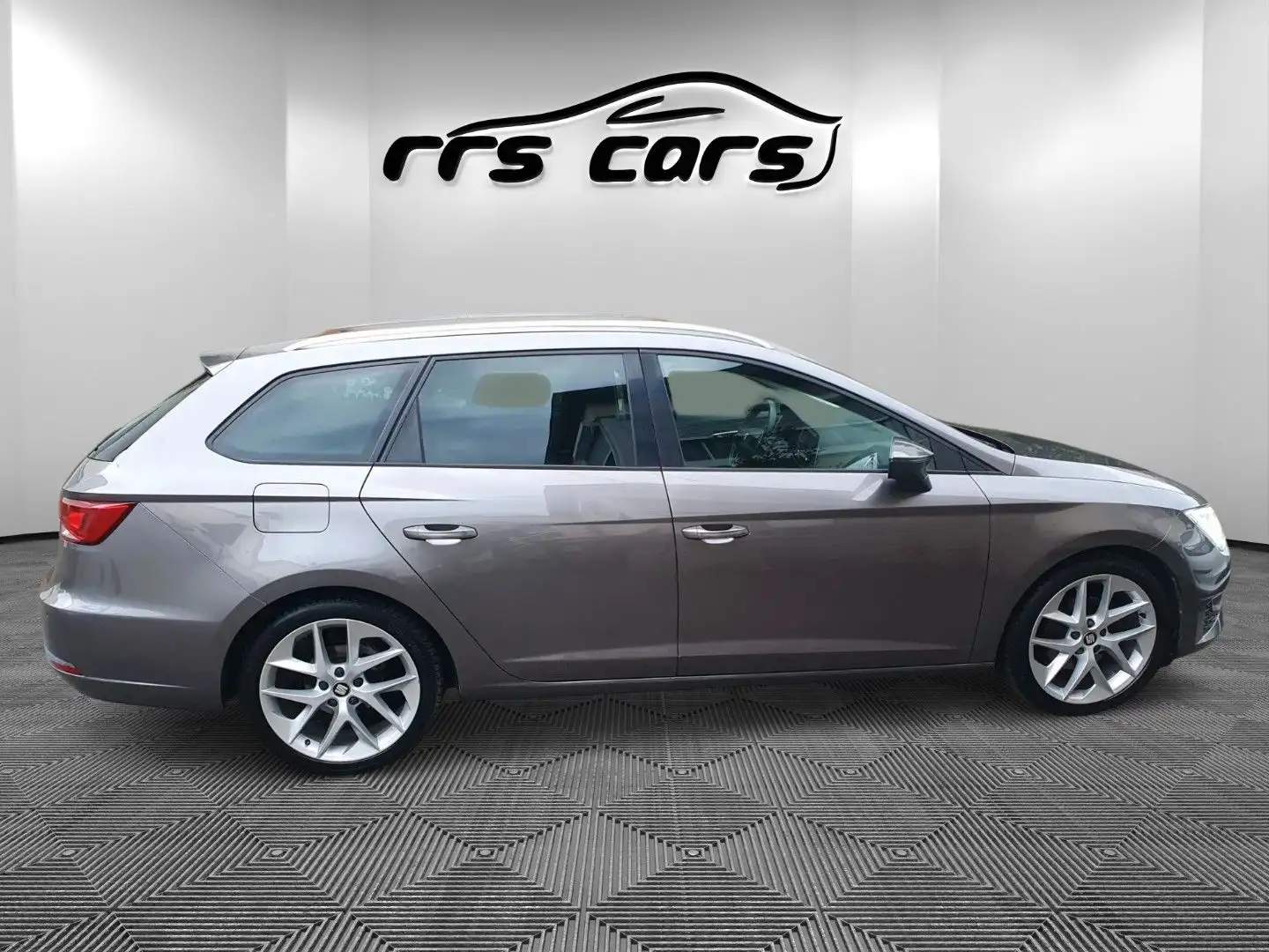 SEAT Leon ST FR ***LED*Kamera*Navi*Carplay*** Gris - 2