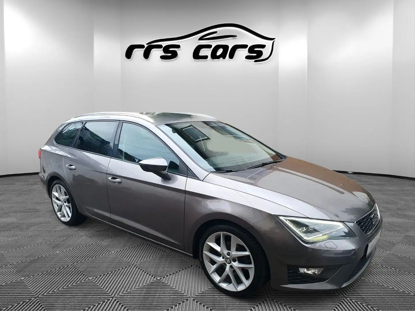 SEAT Leon ST FR ***LED*Kamera*Navi*Carplay*** Gris - 1