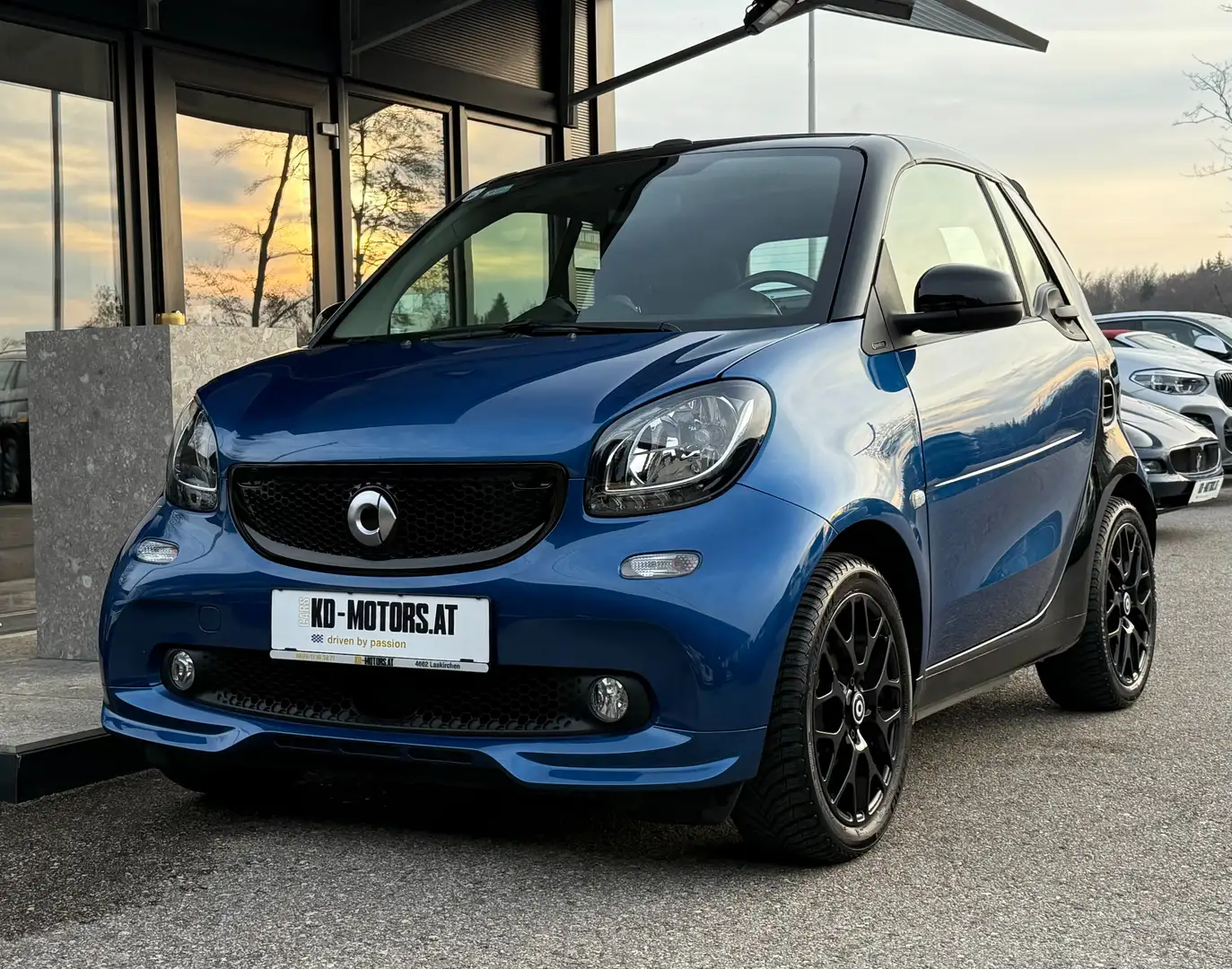 smart forTwo Cabrio Aut. *RFK*Navi*SHZ* Bleu - 1