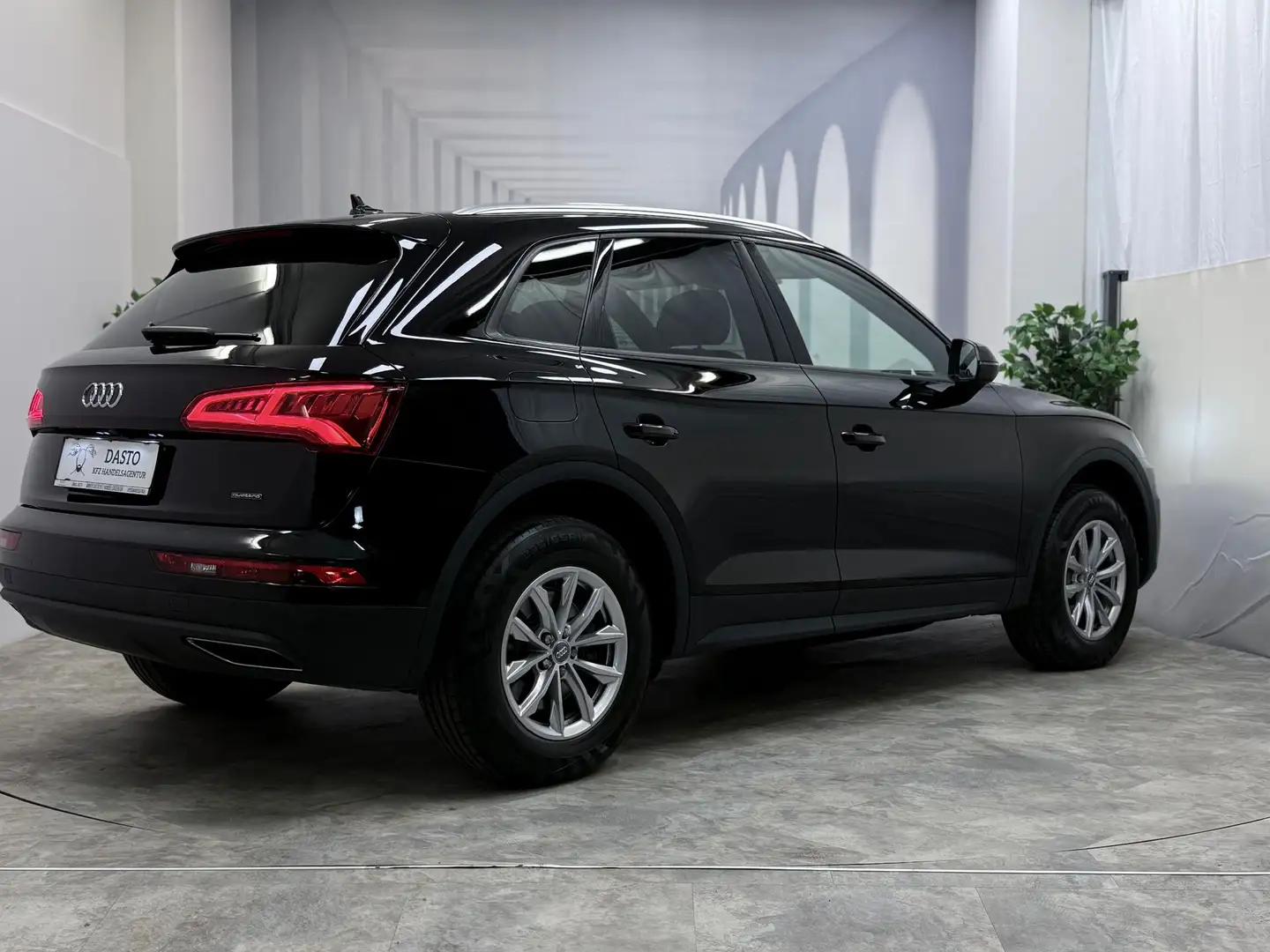 Audi Q5 Quattro II ACC II LEDER II MMI PLUS Schwarz - 2