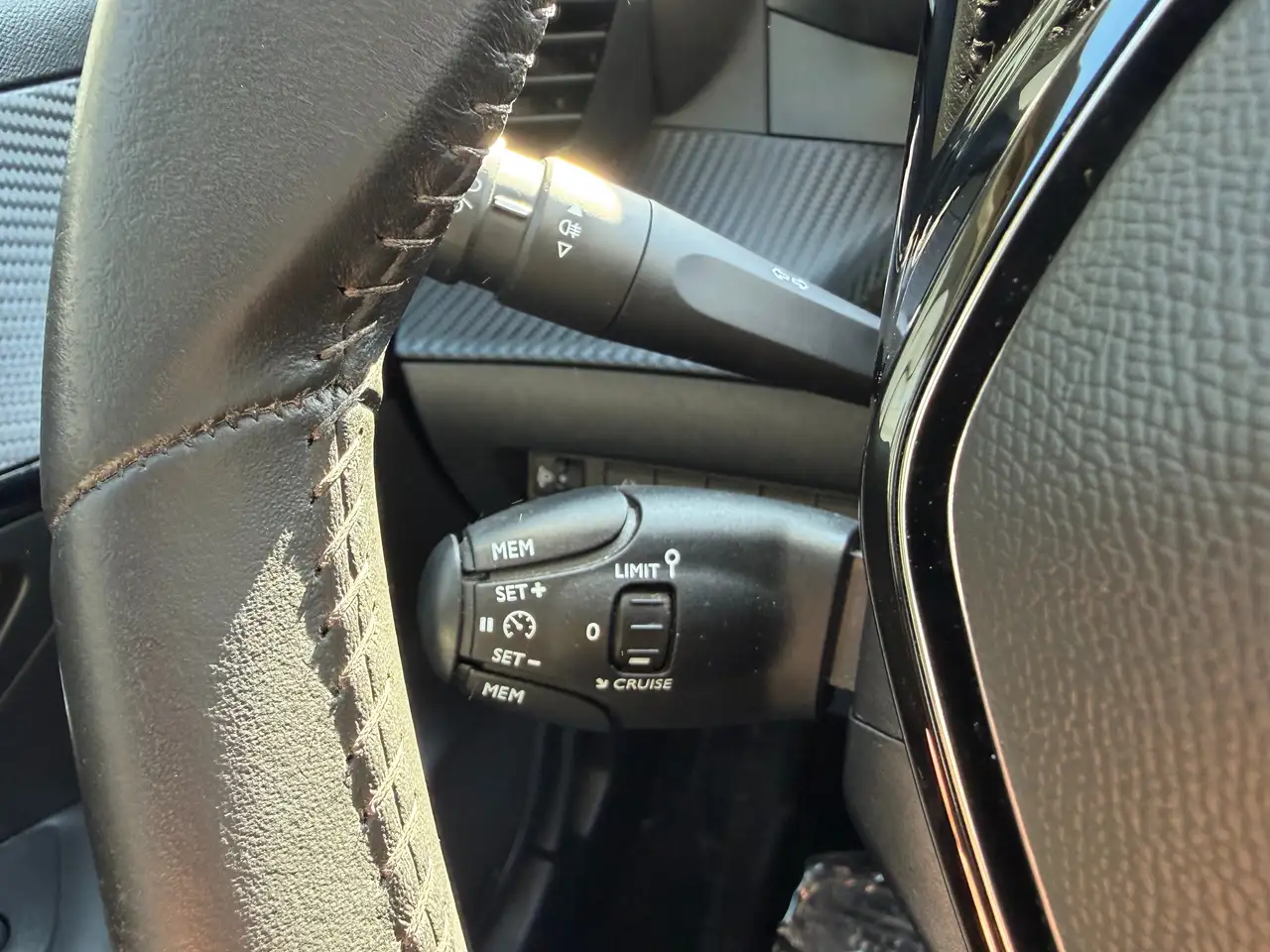 Peugeot e-208 e-208 50 kWh Allure 24