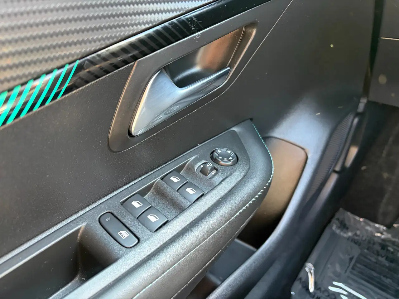 Peugeot e-208 e-208 50 kWh Allure 23