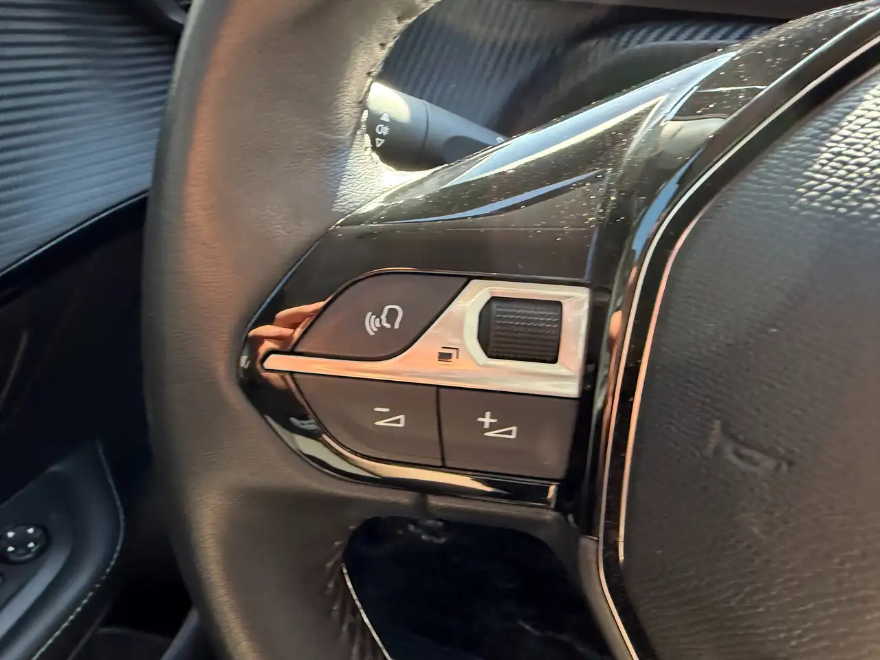 Peugeot e-208 e-208 50 kWh Allure 22