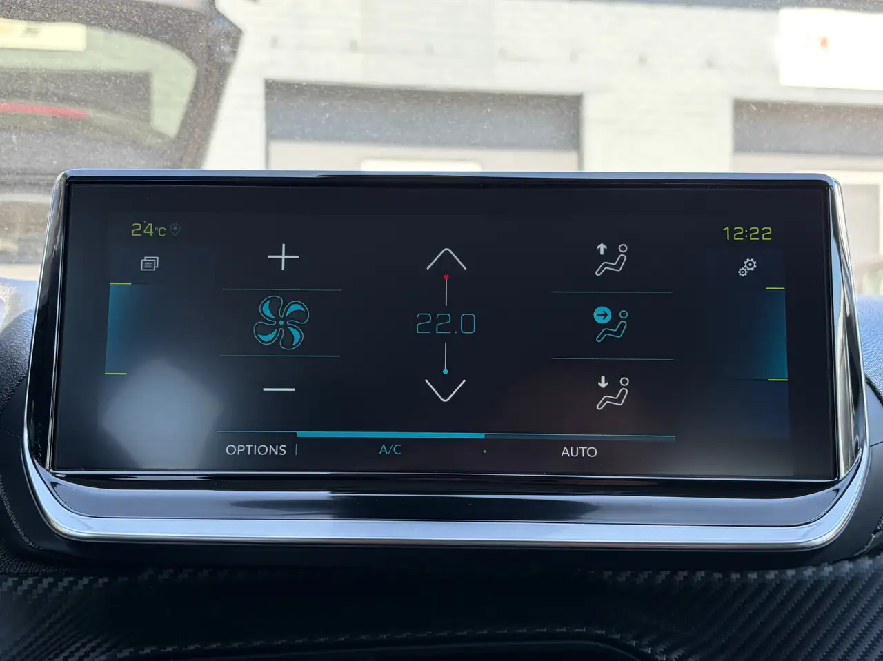 Peugeot e-208 e-208 50 kWh Allure 14