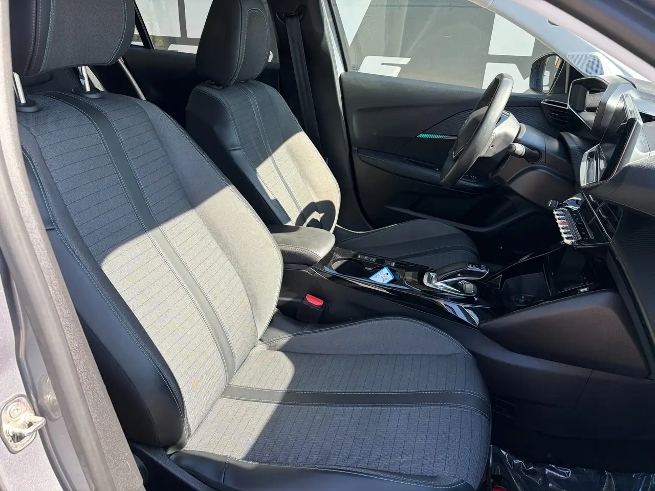 Peugeot e-208 e-208 50 kWh Allure 7