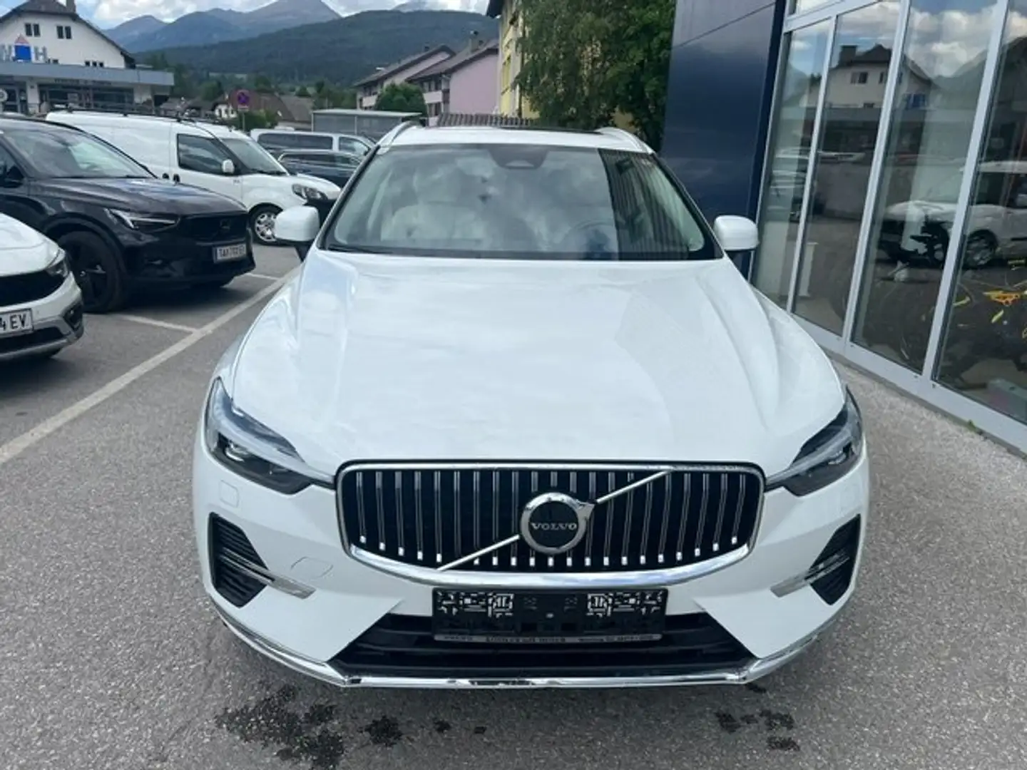 Volvo XC60 XC60 T6 AWD Recharge PHEV Inscription *63.000km* Weiß - 2