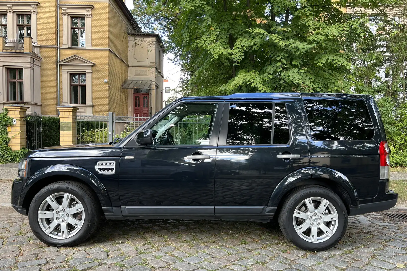 Land Rover Discovery Discovery 4 TDV6 HSE Fekete - 2
