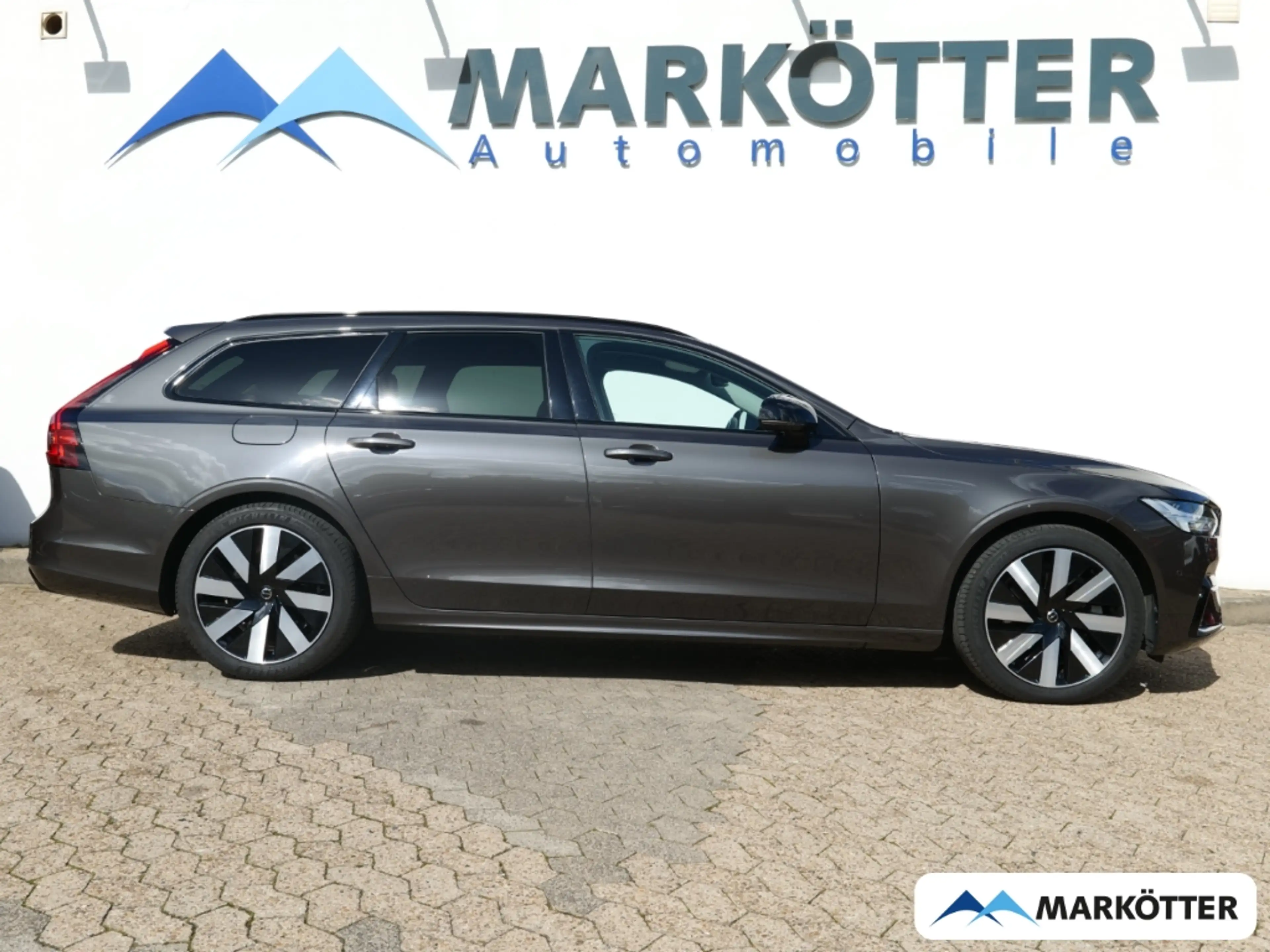 Volvo V90 T6 AWD Plus Dark Recharge AHK/ACC/360°/H&K — photo 4